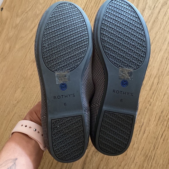 !! SOLD!! 🚨🌟🌟Rothys! - Picture 7 of 8